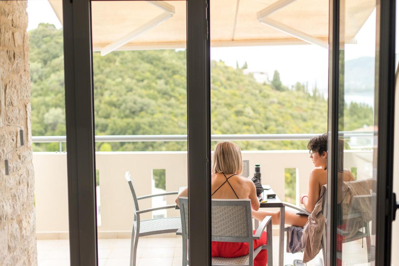 Thealos Village Aparthotel Lefkada リジア エクステリア 写真