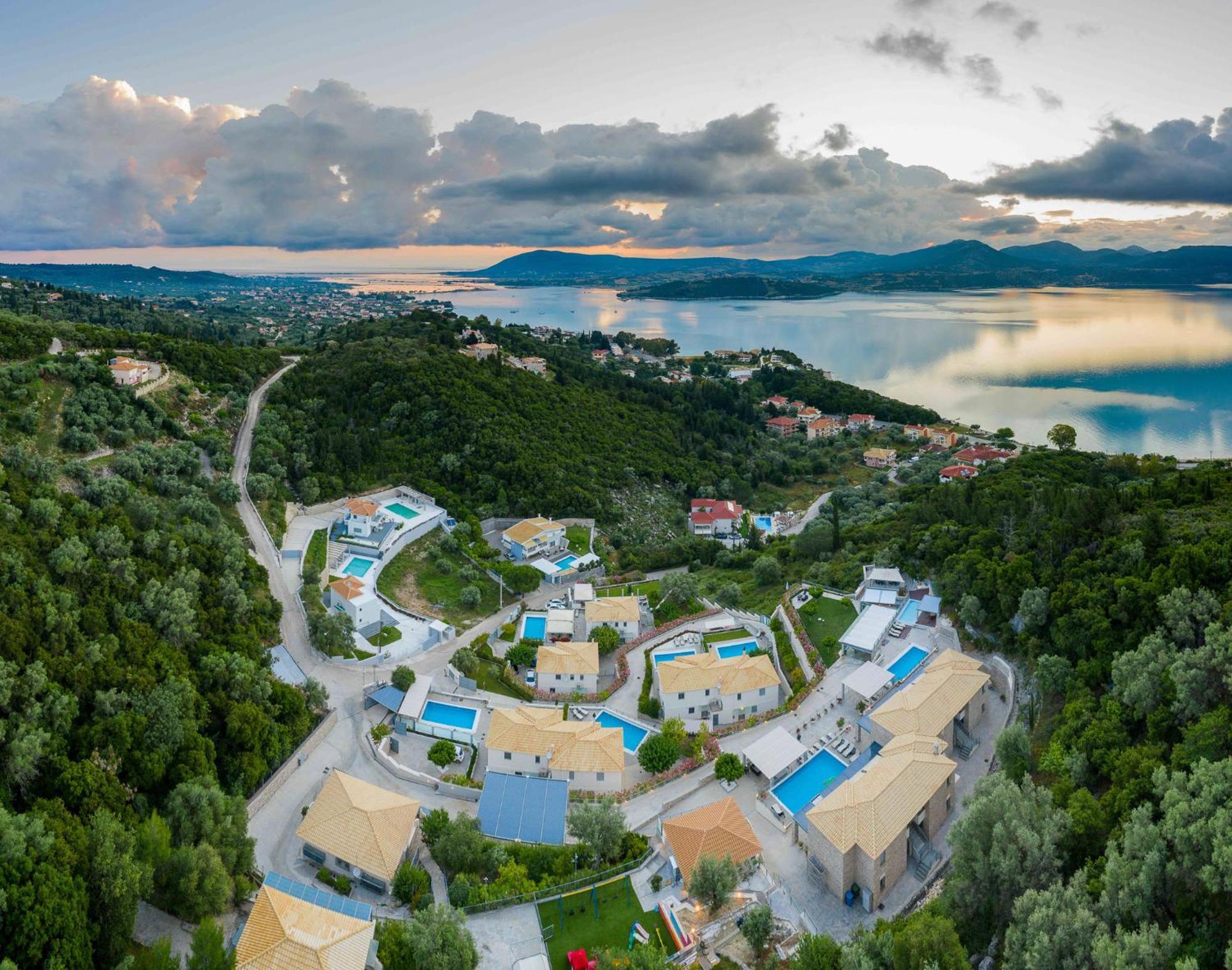 Thealos Village Aparthotel Lefkada リジア エクステリア 写真